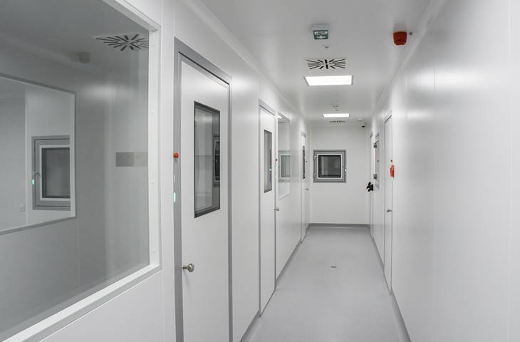 Lighting in the hospital hallway