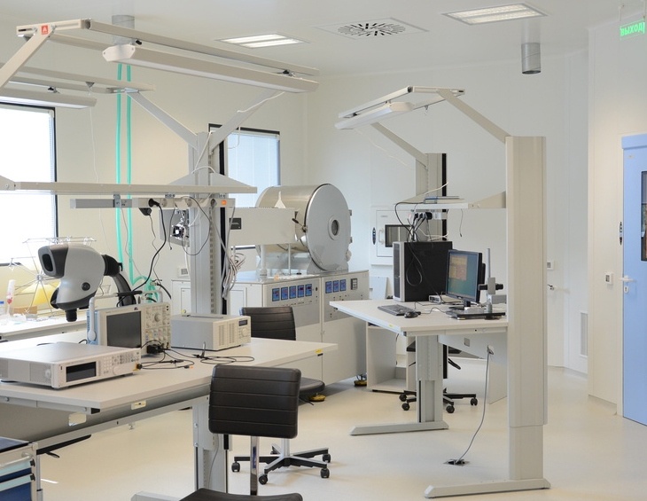 Laboratory with equipment 
